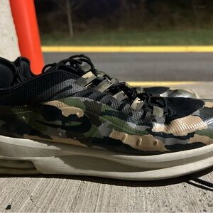 Camouflage Nike Sneakers